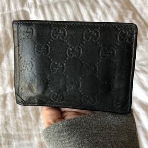 Black leather Gucci wallet